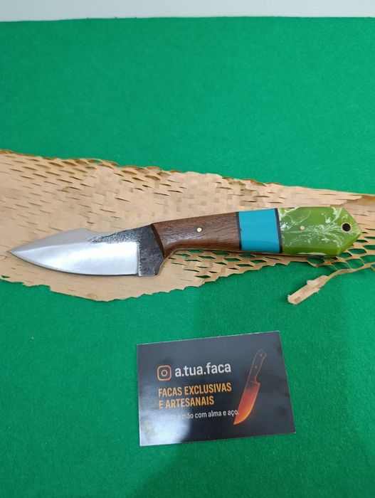 Faca rebusta artesanal