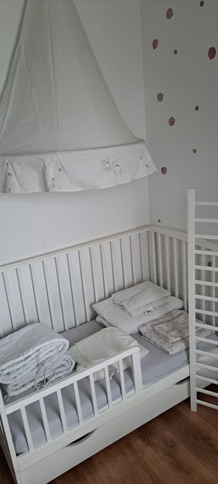 Łóżeczko niemowlęce z dodatkami