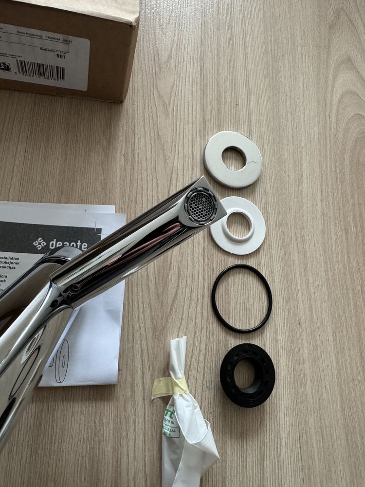 Bateria umywalkowa stojąca czasowa Deante BBH 028L.