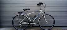 męski rower trekkingowy miejski UNIBIKE Voyager Alu 28 amory prądnica