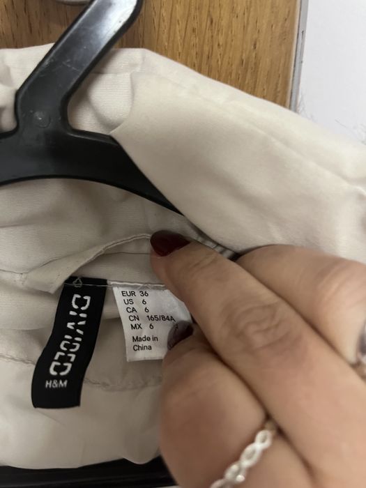 Kispo bege H&M com carapuço
