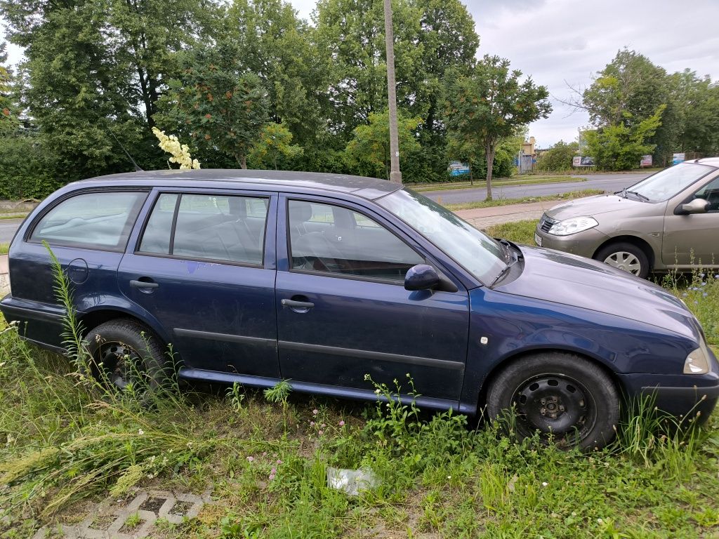 Skoda Octavia 1.8 2000 rok cały lub na części