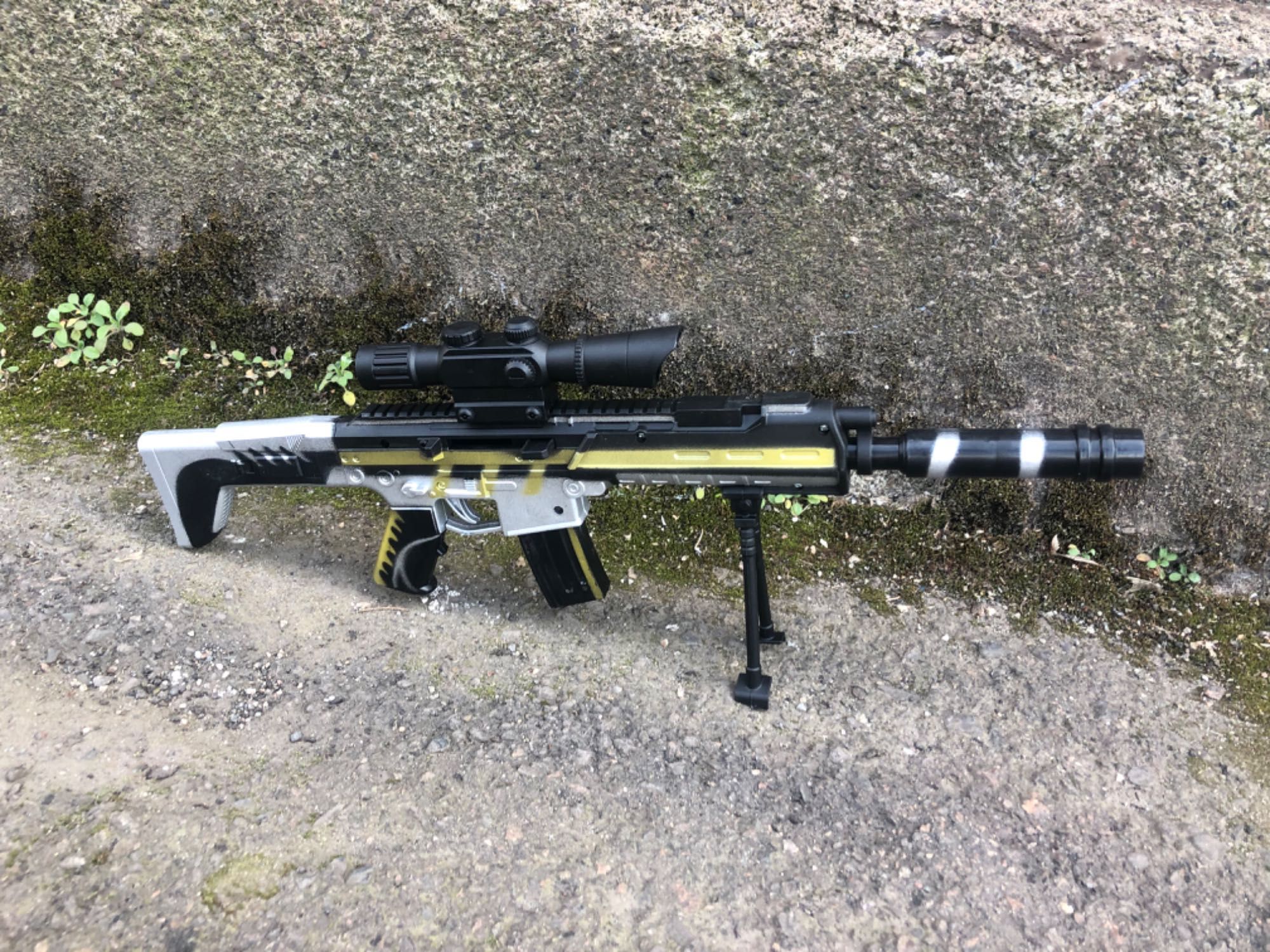 Снайперская винтовка AWM
cтреляет шариками и мягкими пульками