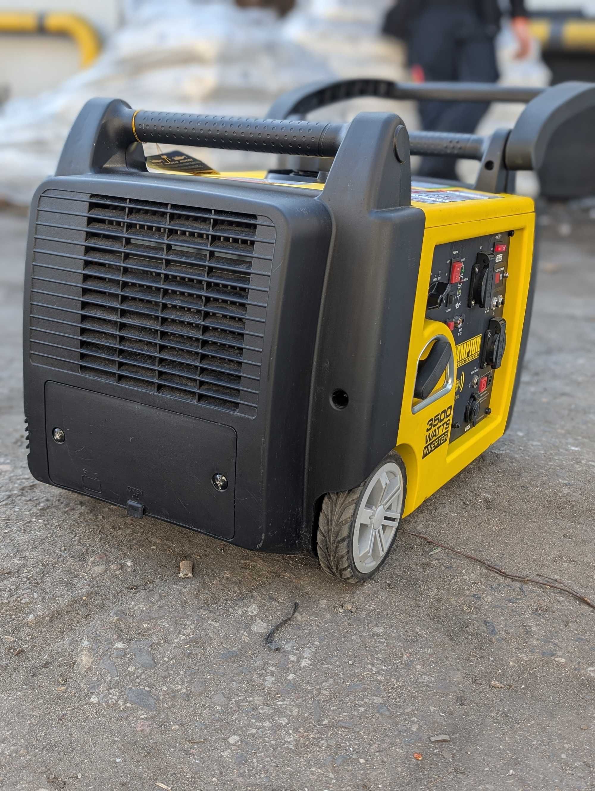 Agregat Inwertorowy 4 suwowy Champion 3500W, sterowany z pilota.Okazja