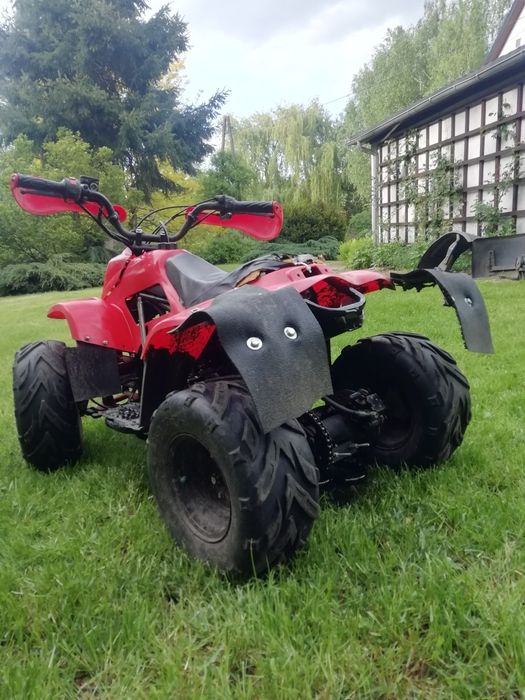 Quad 110cc automat jest wsteczny i jeździ