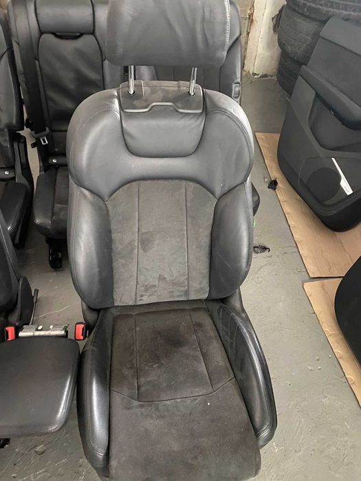 Салон 7 мест Q7 4M черный алькантара+кожа сиденья карты комплект