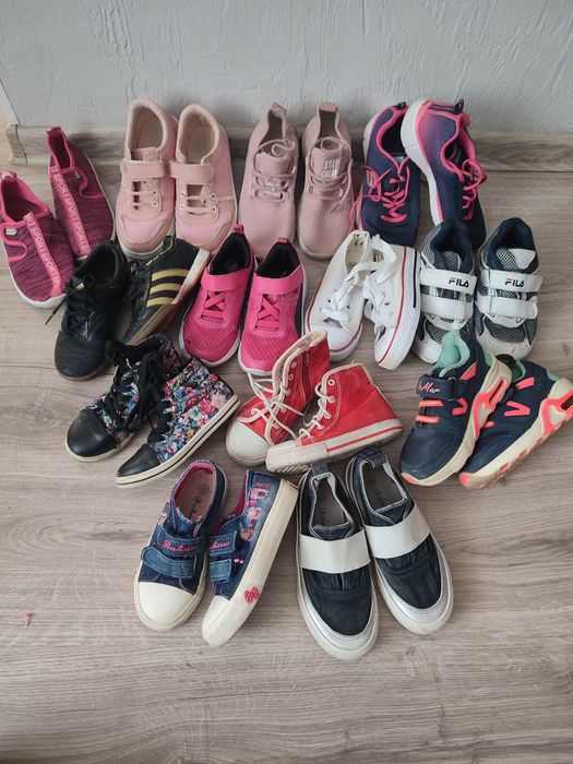 Туфли кросовки тапочки , босоножки,чешки