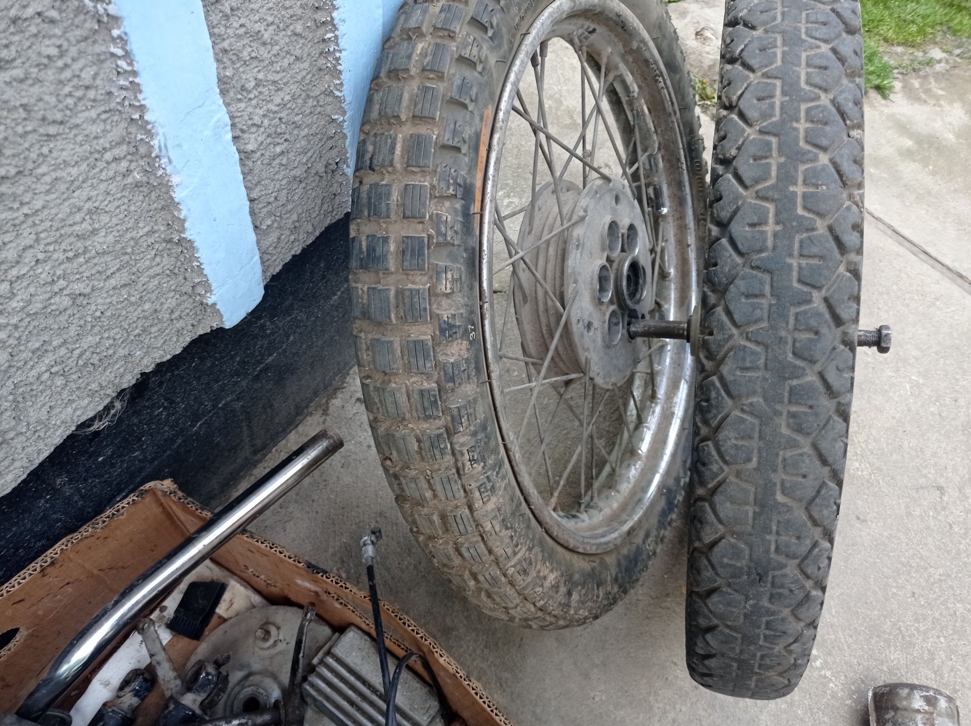 Продам ризину та камери на мотоцикли р 17-18-19.