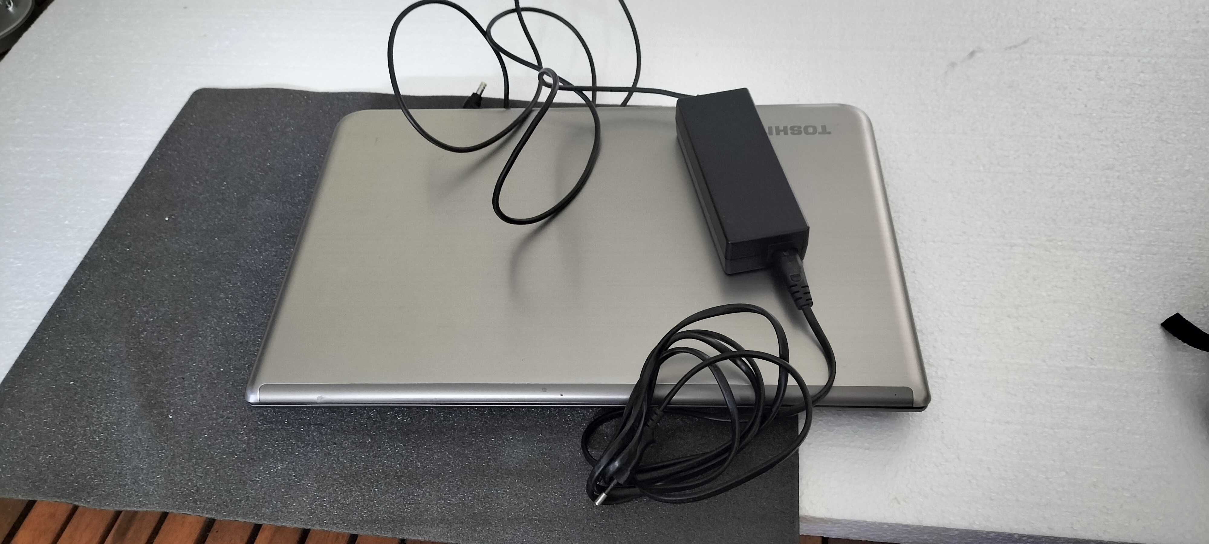 Portátil Toshiba Qosmio P70 • i7 • 17,3’’ Full HD • Gráfica 2GB