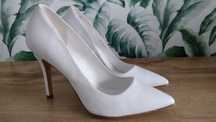 Buty białe rozmiar 39