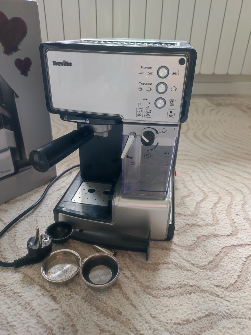 Express do kawy kolbowy z pojemnikiem na mleko Breville PrimaLatte