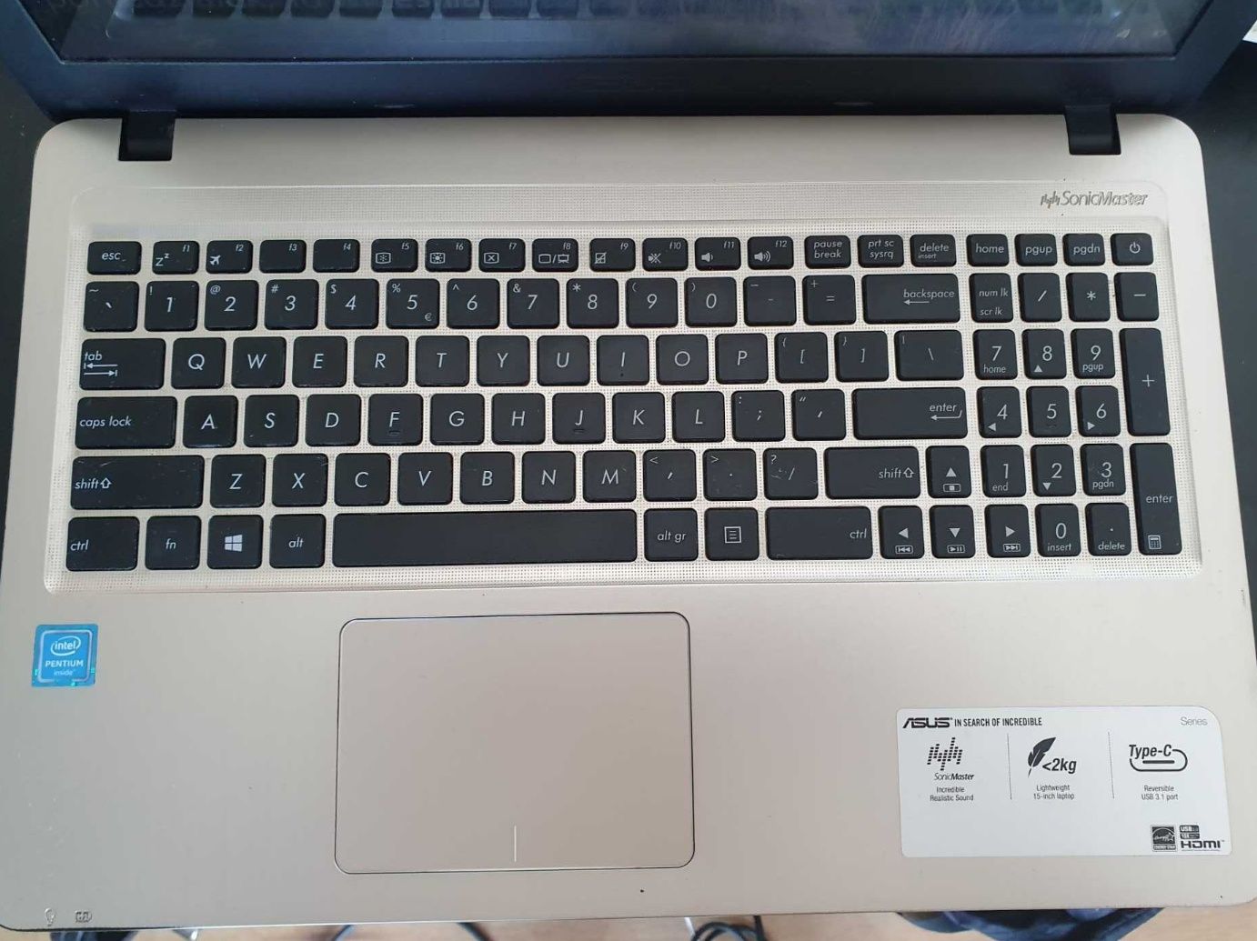 Laptop asus r540s