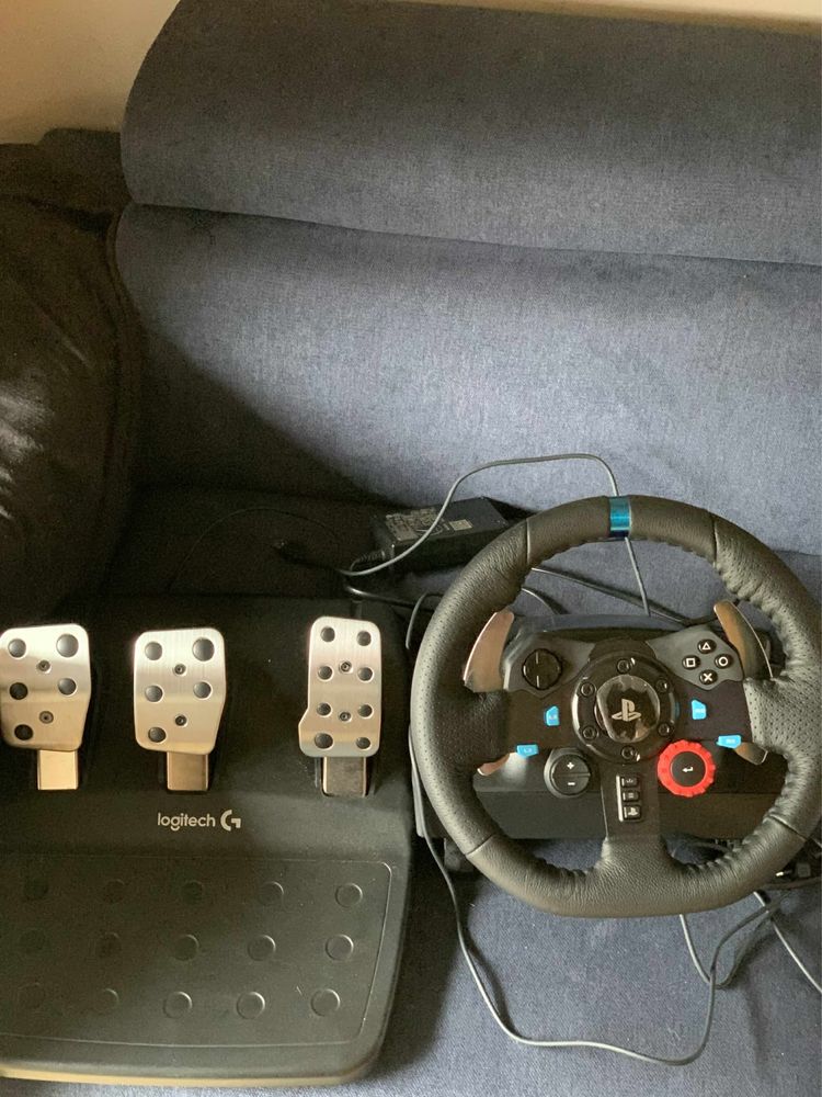 Sprzedam kierownicę Logitech G29 Driving Force – stan jak nowy