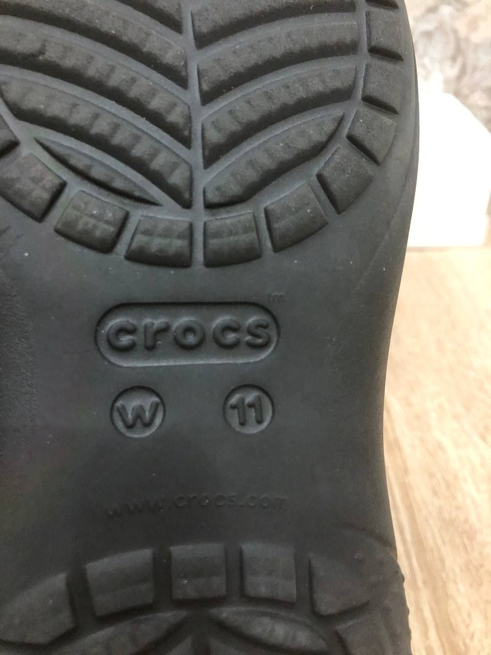 Crocs р.40-41  крокси шльопанці шльопки з утепленням.
Стан новий.
Розм