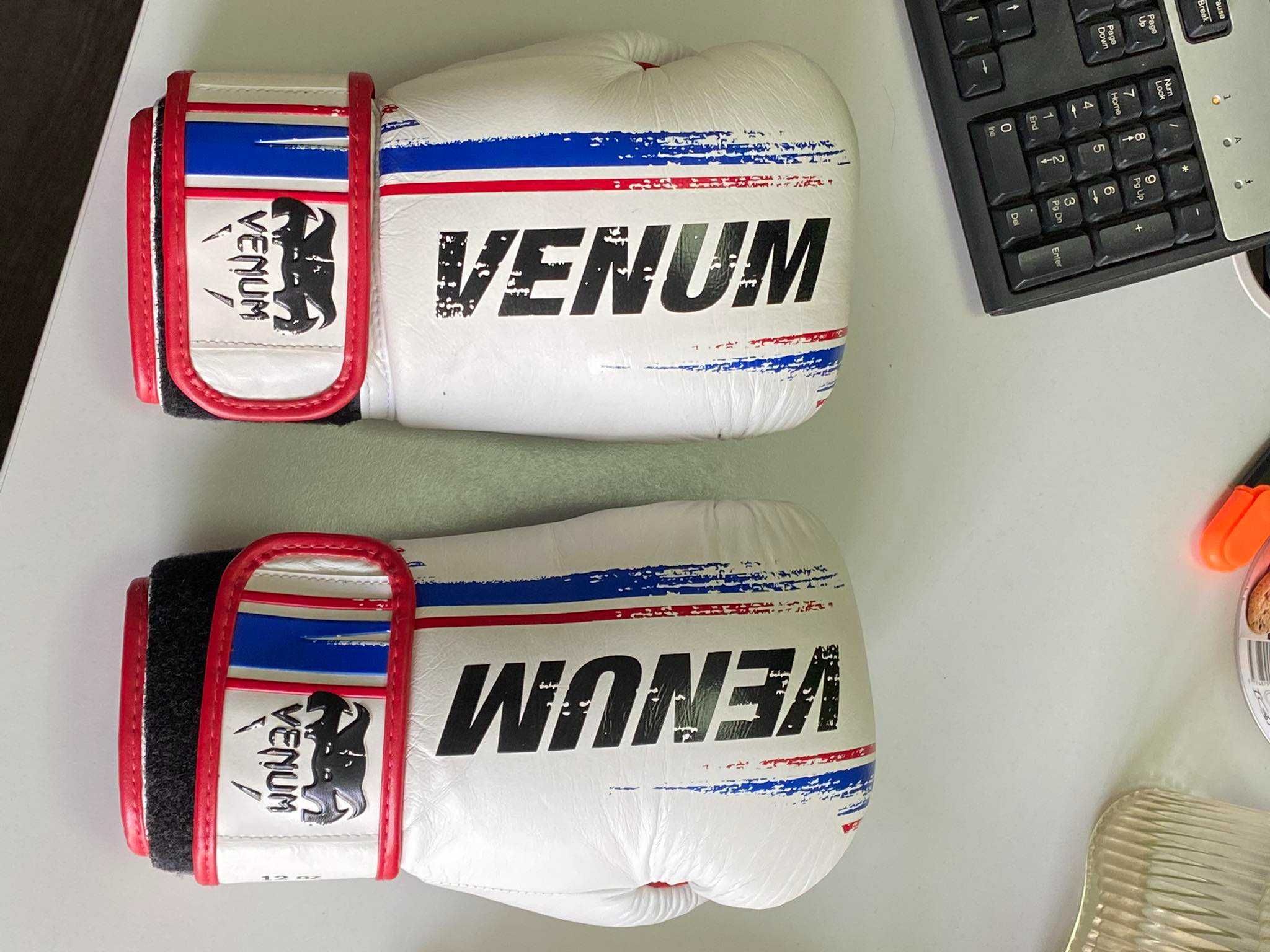 Боксерські рукавички Venum