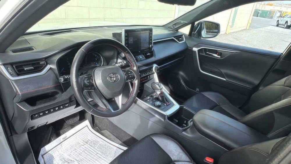 Toyota RAV4      2022