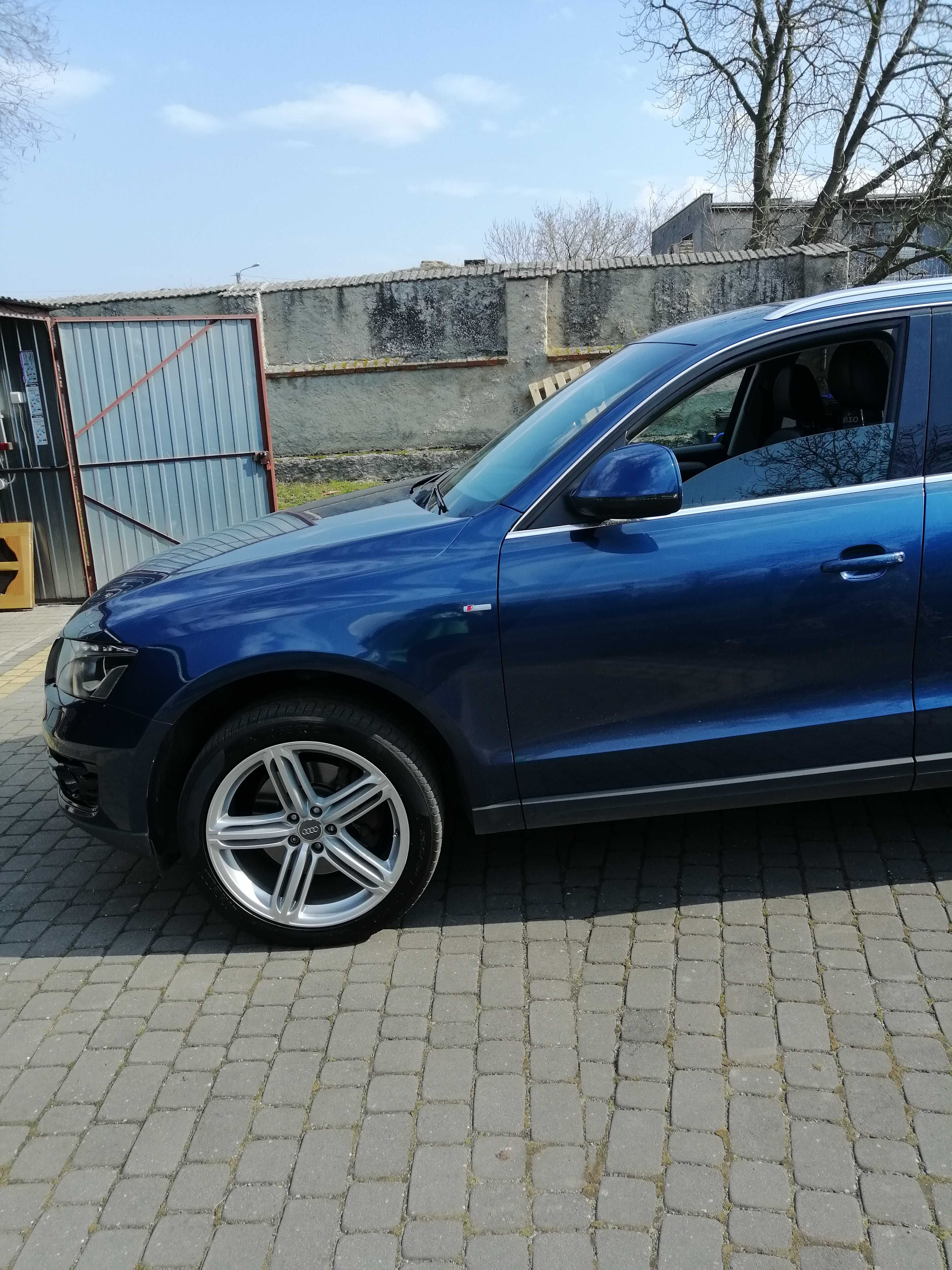 AUDI Q5 3.0 TDI QUATTRO  S-line ..