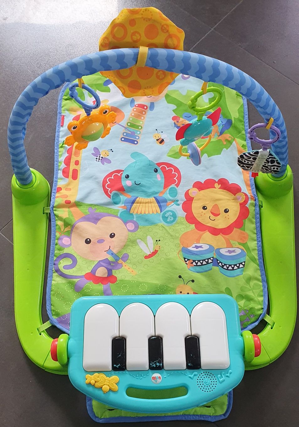 Mata Fisher Price z pianinkiem