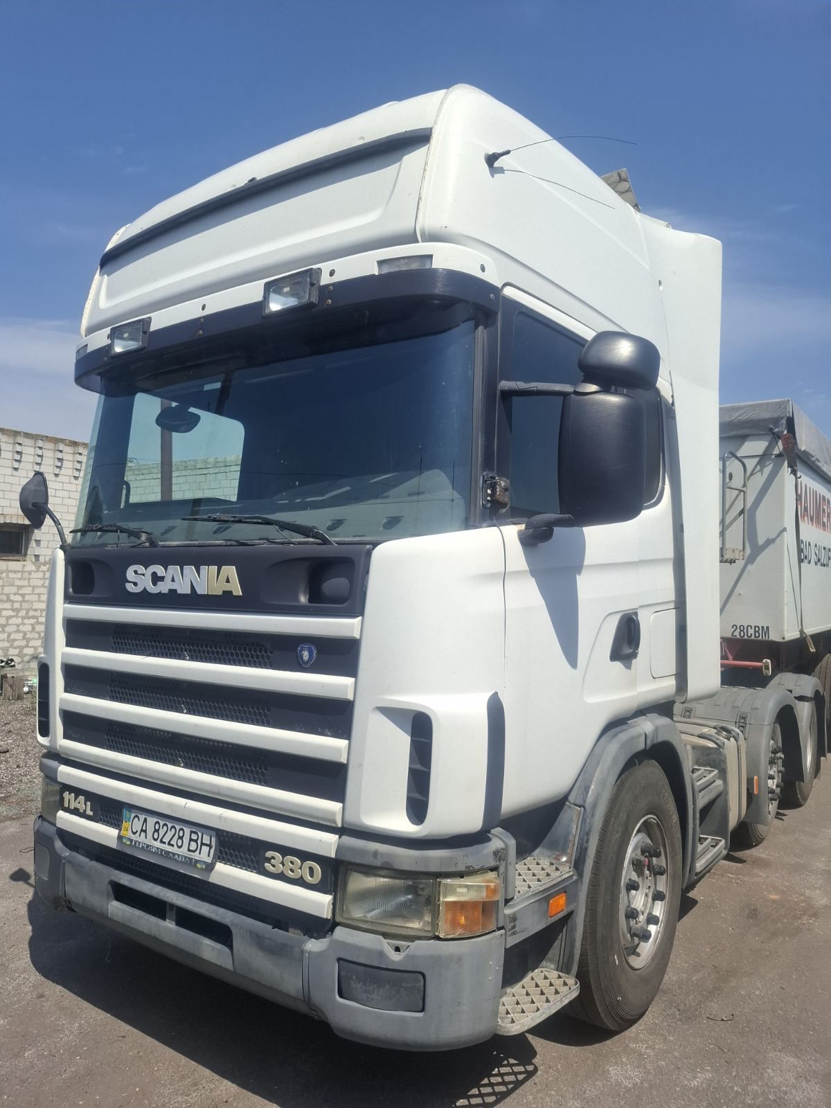 Scania R114LA з напівпричепом