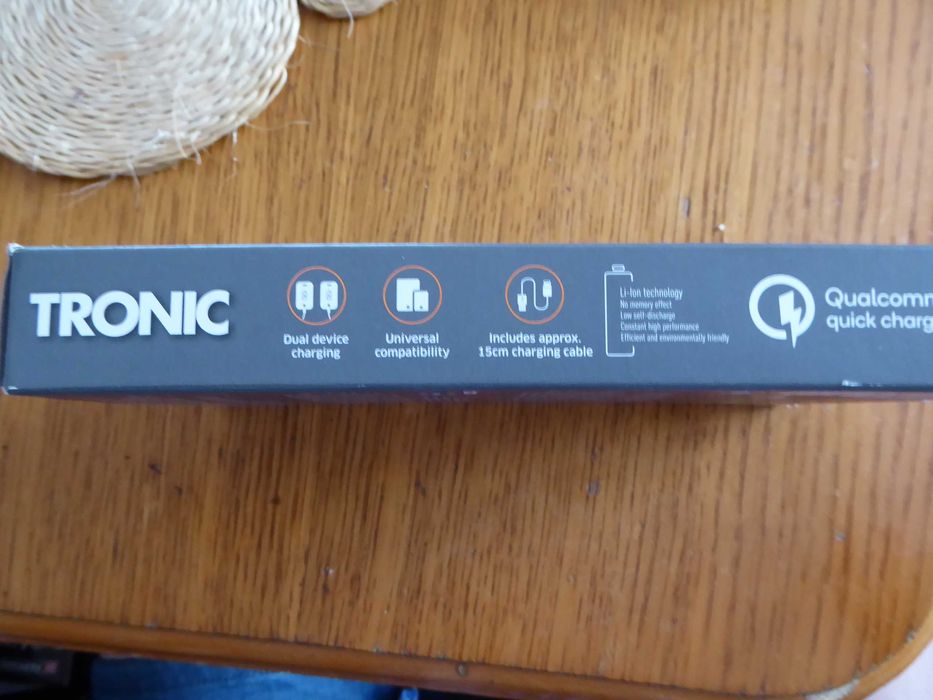 Nowy z wyświetlaczem LED, Power Bank 10000mAh Li-Ion TRONIC 5V/3A