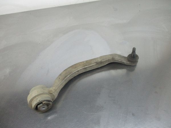 Braço de suspensão frente direito VOLKSWAGEN Passat (3B3)