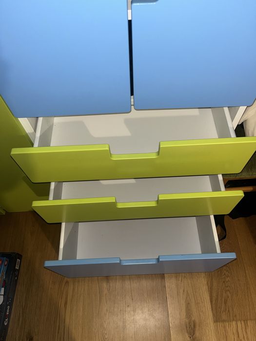 Meble dziecięce IKEA szafa połki szuflady zielone niebieskie