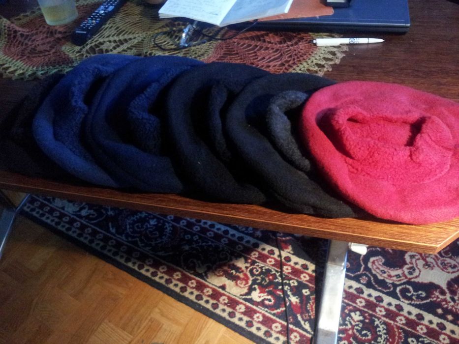 Beret ciepły z polaru,różne kolory.