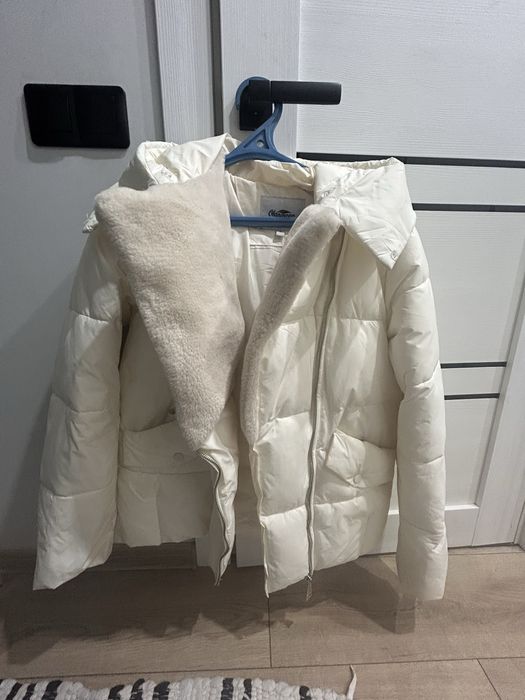 Зимова куртка білого кольору