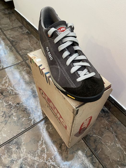 Nowe buty trekkingowe unisex  wloskiej firmy Olang .