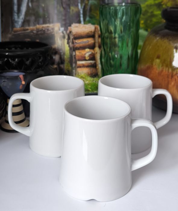 Kubki 3 sztuki piękna stara porcelana 360 ml