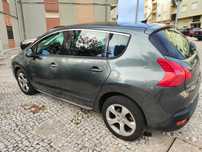 Peugeot 3008.    2011