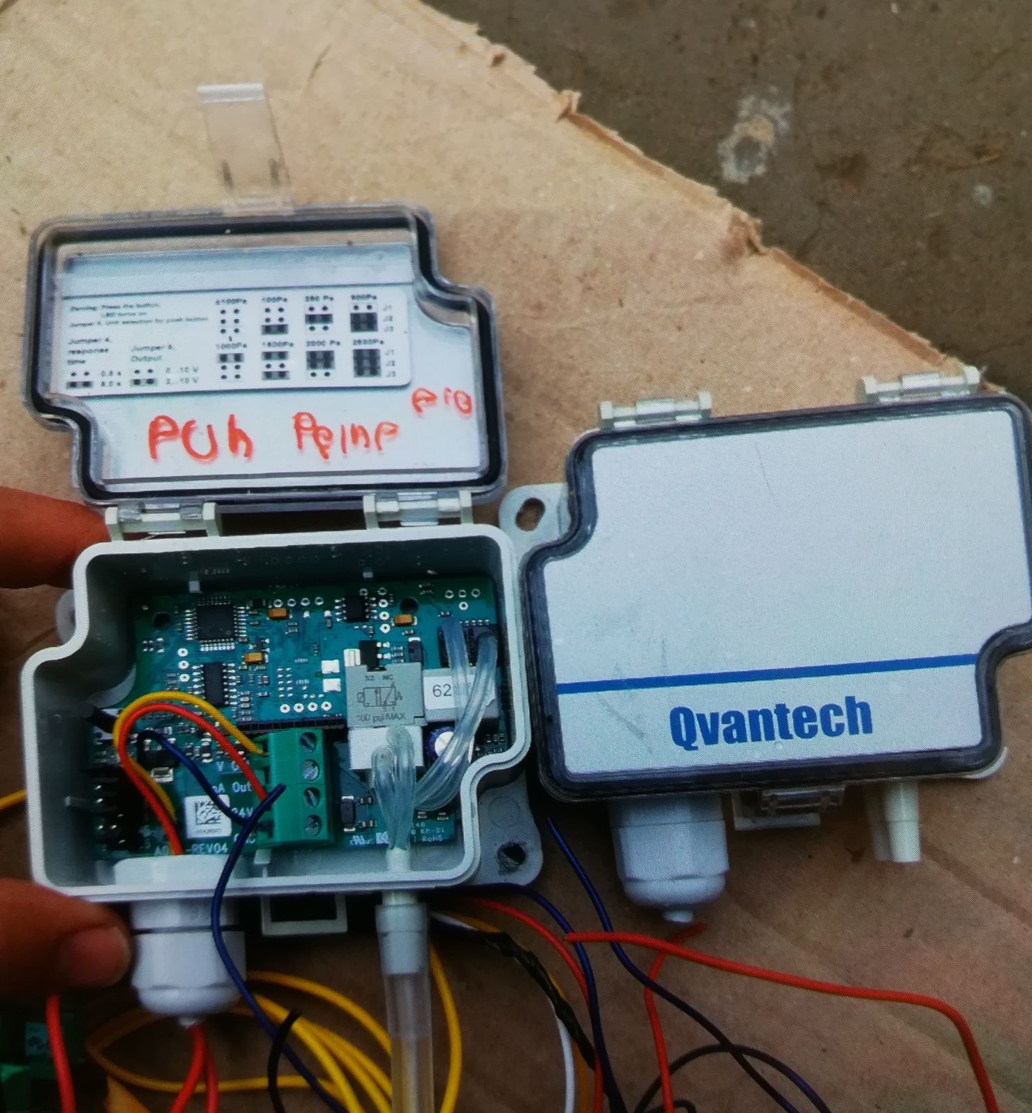 Датчик давления воздуха Qvantech DPT250-R8-AZ с автоматической калибро