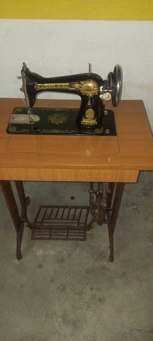 Máquina de Costura SINGER