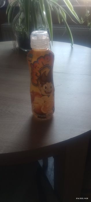 Pusta butelka wojanka multiwitamina