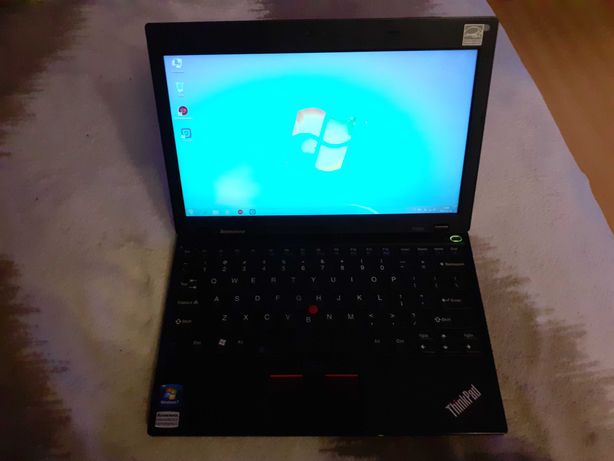 Lenovo ThinkPad X100e 11,6 " 2 GB / 160 GB