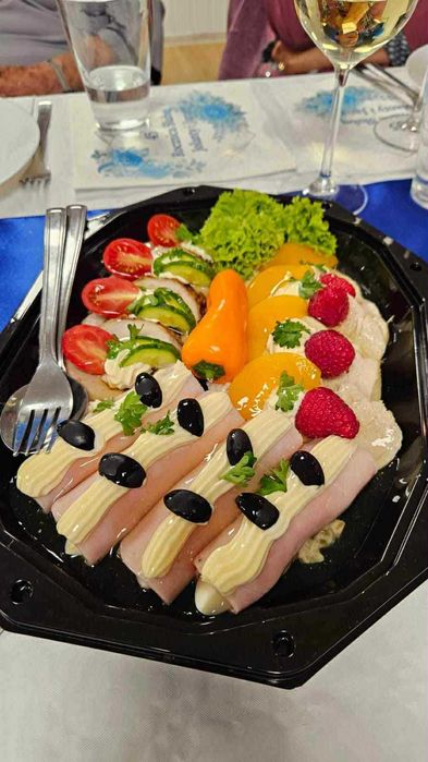 Usługi cateringowe- świeże jedzenie, obsługa imprez