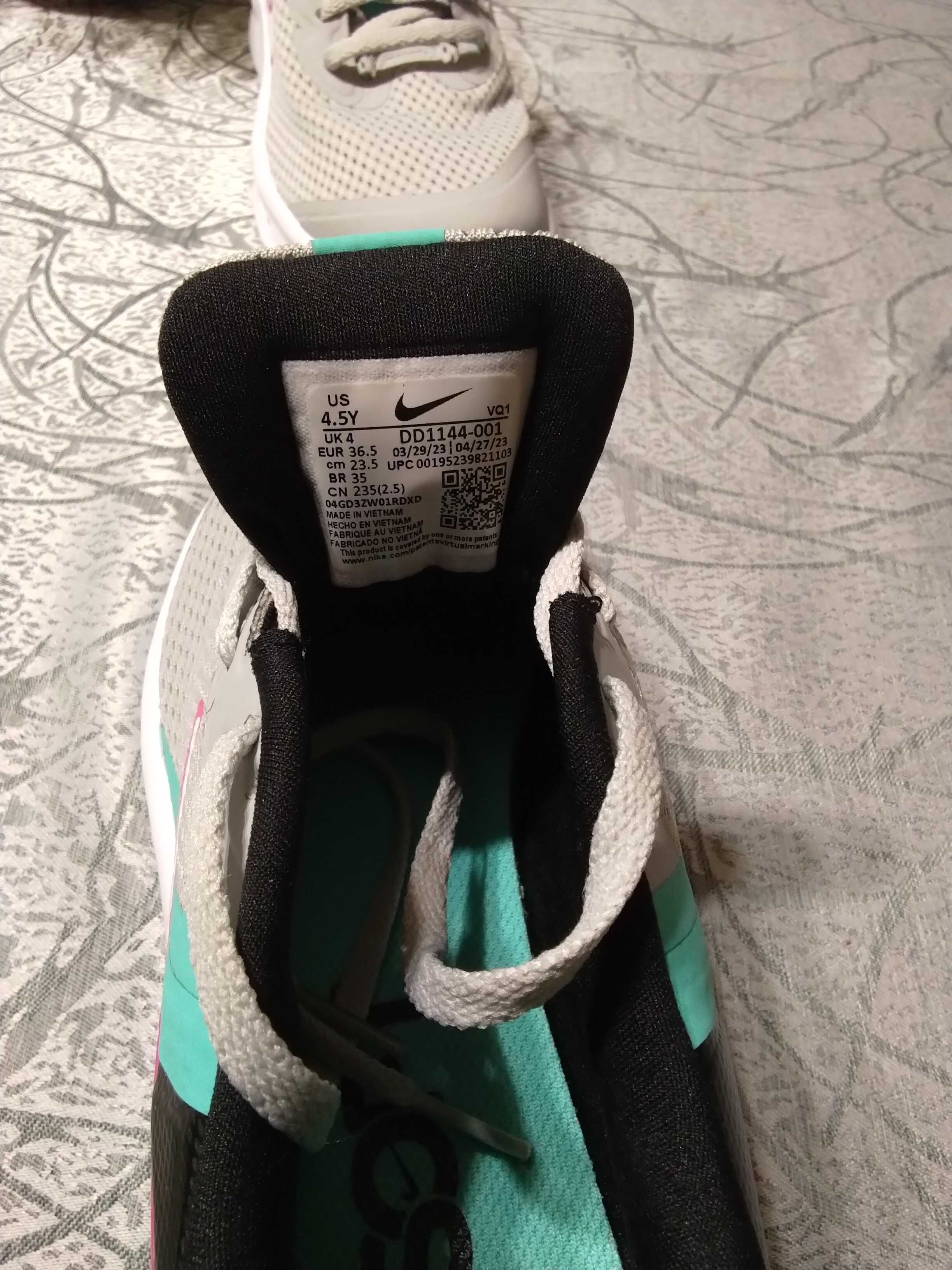 Sapatilhas Nike Star Runner 3 SE NOVAS - Tamanho 36,5