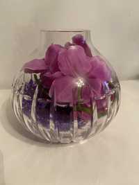 Vaso de vidro  com flores