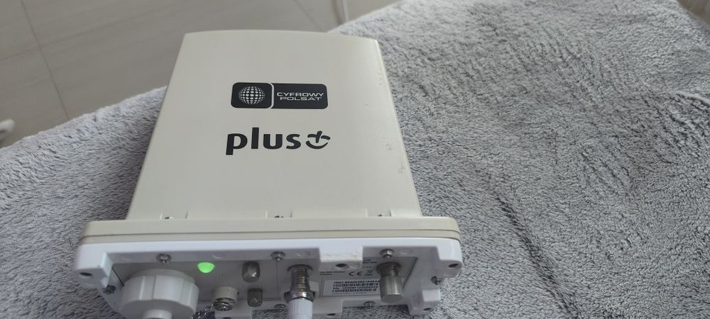 Router + modem  na kartę SIM z anteną zewnętrzną ODU-IDU 300 4G LTE Wi