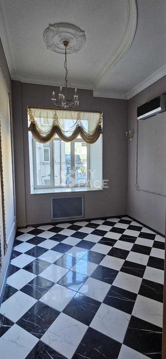 3к.кв під офіс комерція бізнес центр Метро "Площа Українських Героїв"