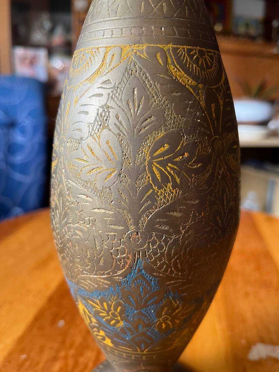 Индийская ваза с узором
