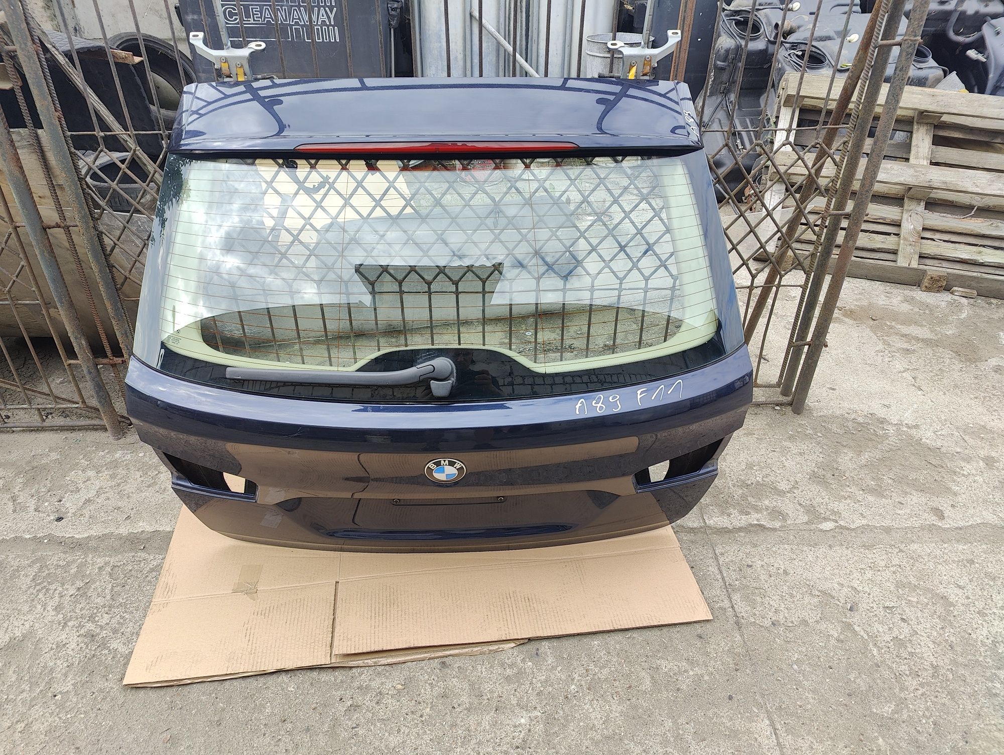 BMW f11 klapa bagażnika + szyba kod lakieru a89