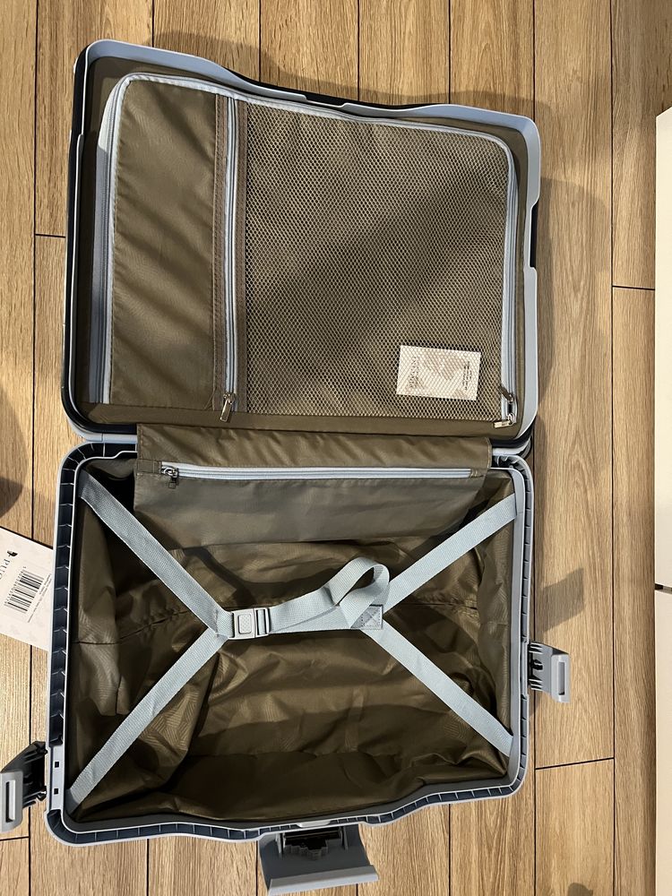 Walizka kabinowa Puccini kolekcja Osaka kolor niebieski