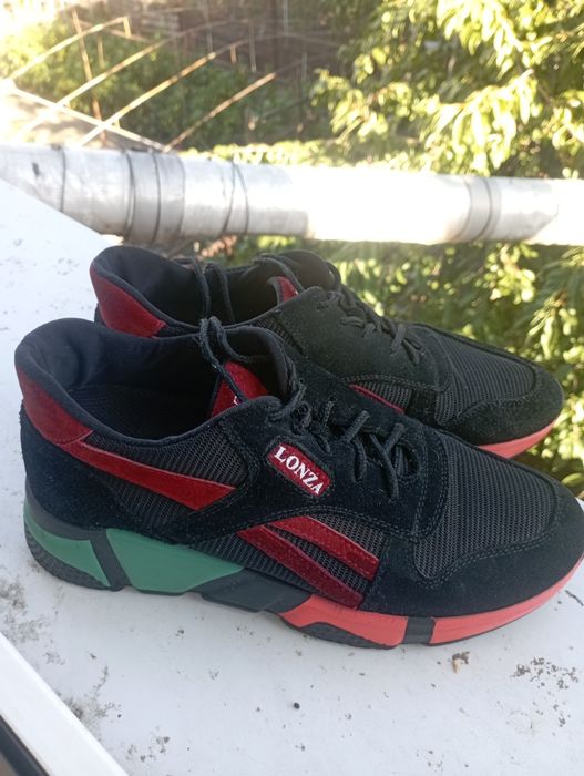 Кроссовки женские б/у