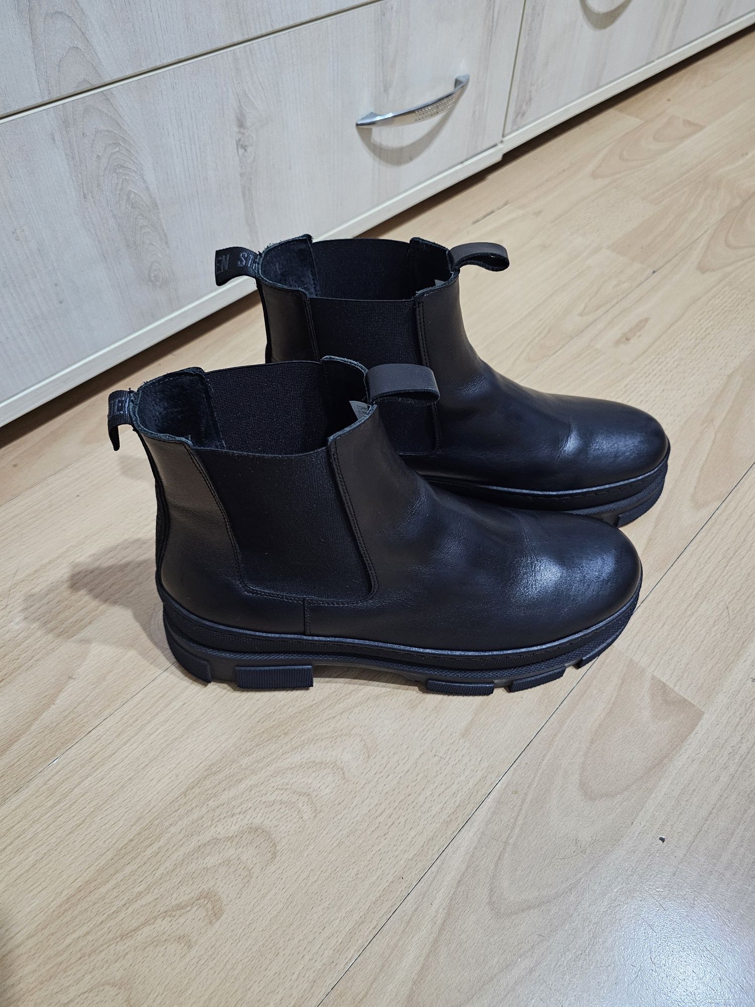 Steve Madden botki r.44