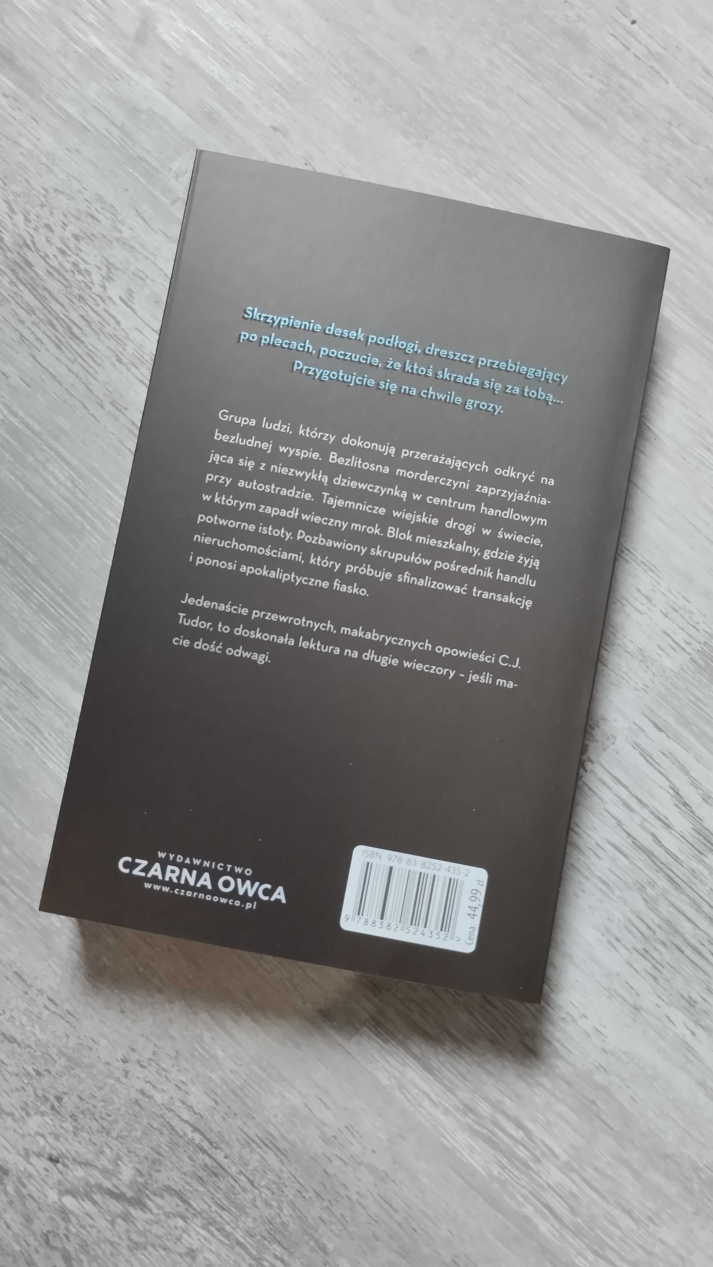 Książka Spojrzenie w mrok. Jedenaście odcieni makabry - C.J. Tudor