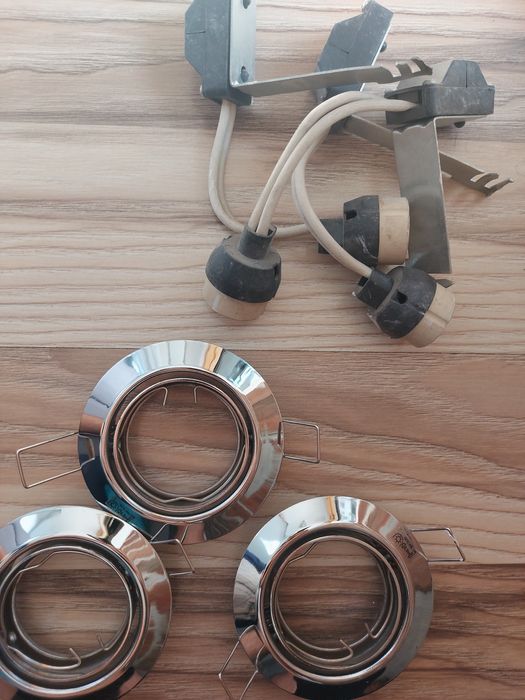 Oprawa świetlna chrom do zabudowy w płycie gk żarówki gu10