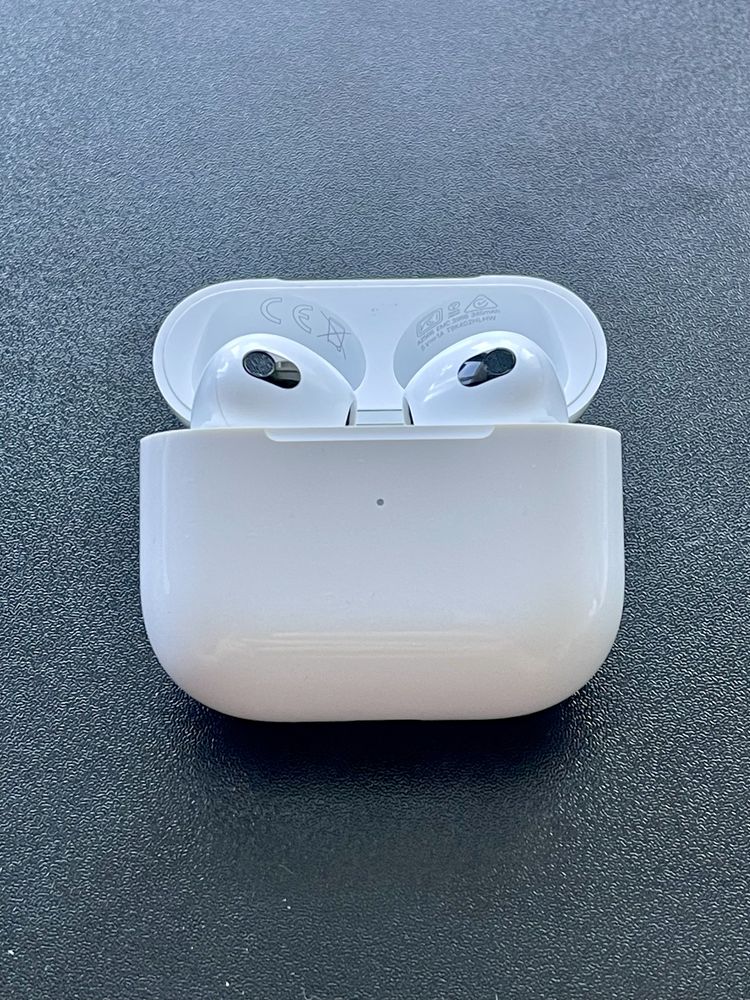 Apple AirPods 3 з підтримкою Mag Safe