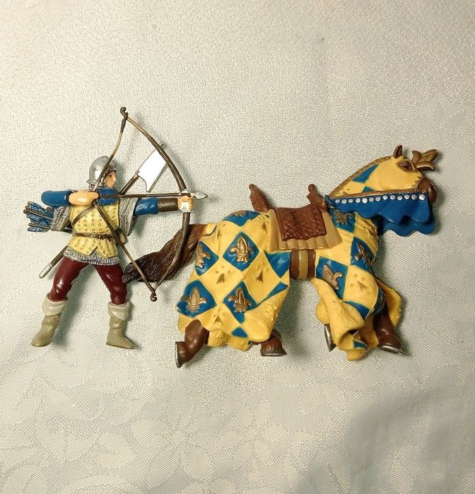 Фигурка Рыцарь лучник на коне, Papo 2003 г.