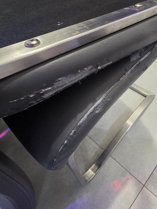 Krzesła. Salon. polecam!!!